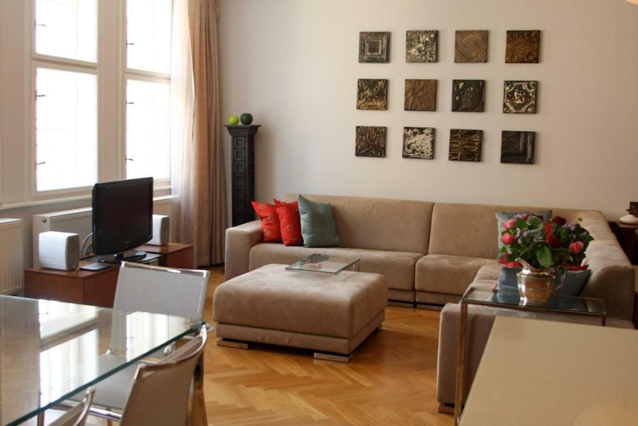 Spacious Elegance In The Heart Of Old Town Prague Exterior photo
