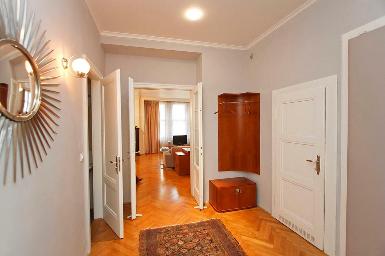 Spacious Elegance In The Heart Of Old Town Prague Exterior photo