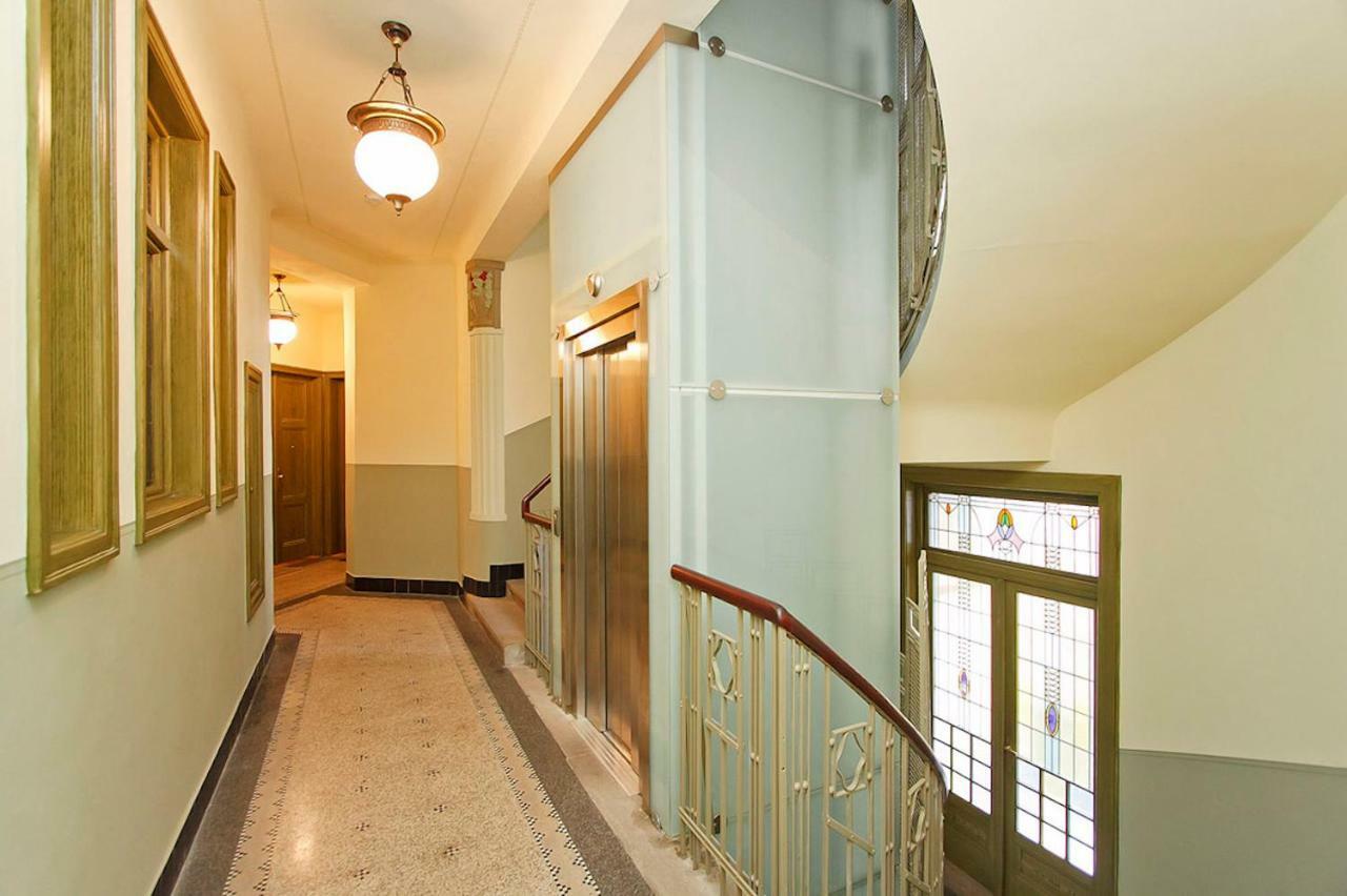 Spacious Elegance In The Heart Of Old Town Prague Exterior photo